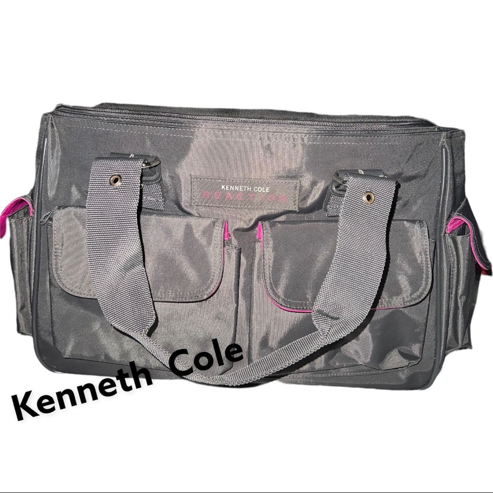 Kenneth Cole Reaction travel bag. Grey with pink